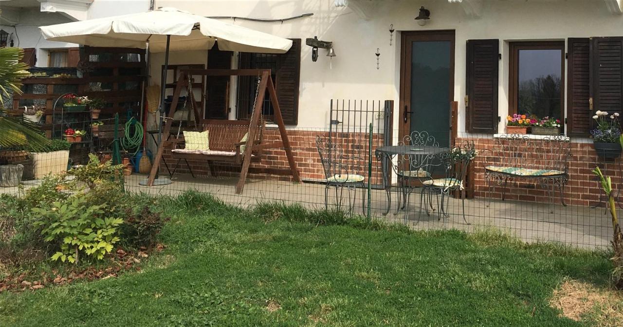 B&B Cascina Dei Levrieri Capriglio Exterior photo