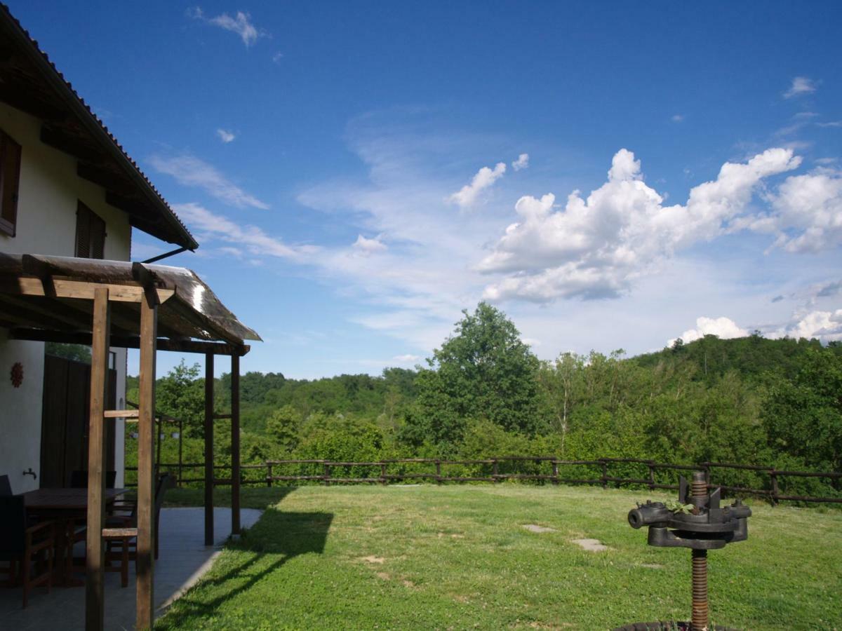 B&B Cascina Dei Levrieri Capriglio Exterior photo